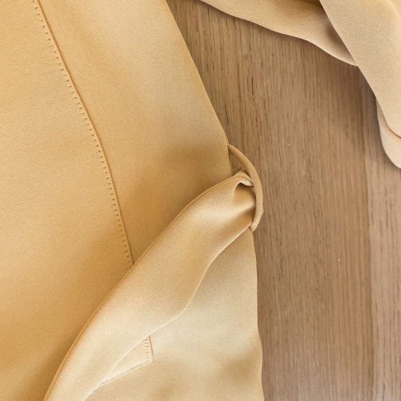 Aritzia Blouse - Picture 4 of 7